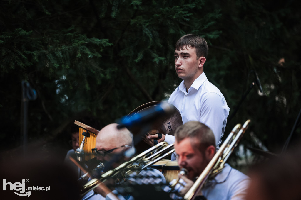 Muzyczny wieczorek w Parku Lachmana