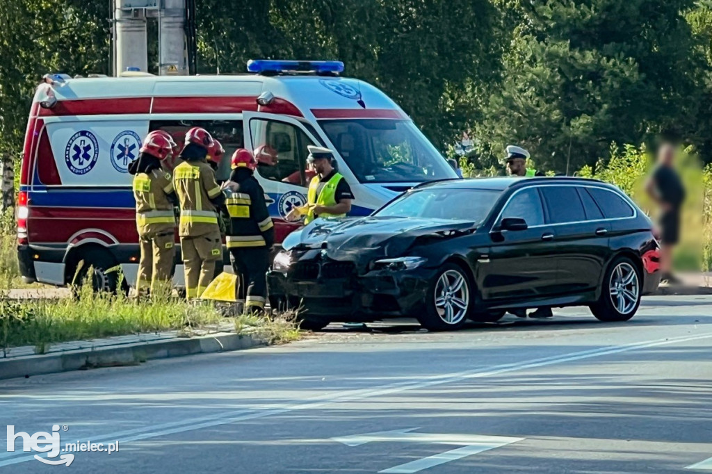 Zderzenie BMW z fordem na osiedlu Smoczka