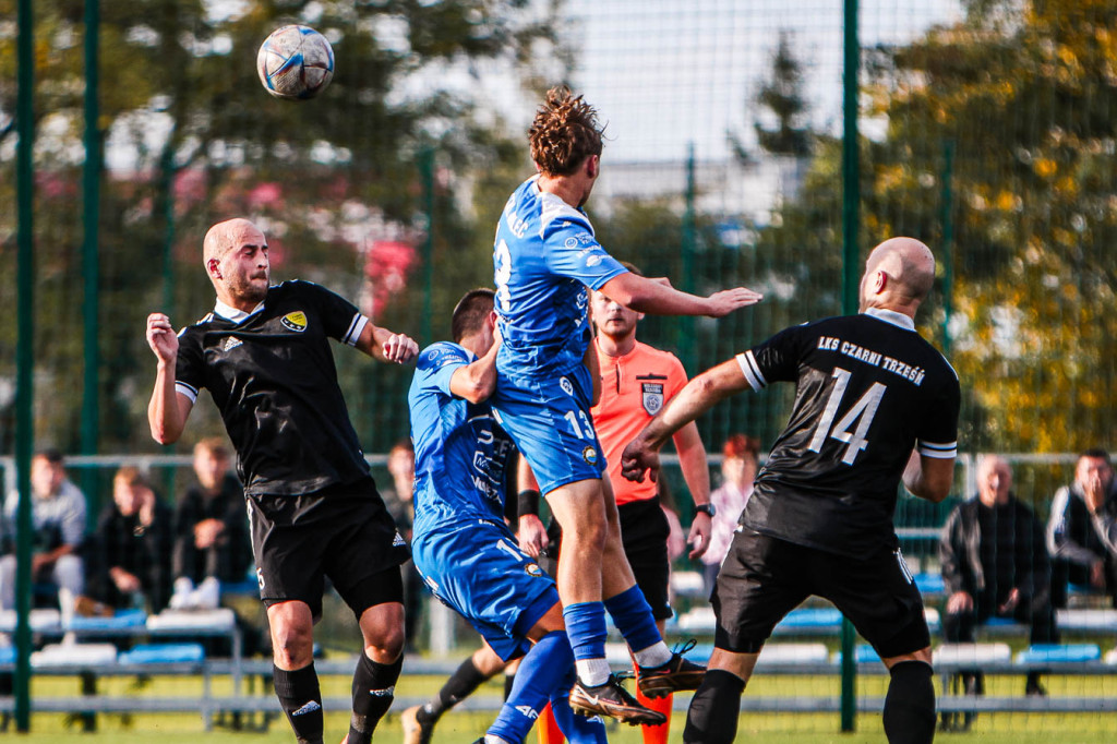 STAL II MIELEC – CZARNI TRZESŃ 4:0