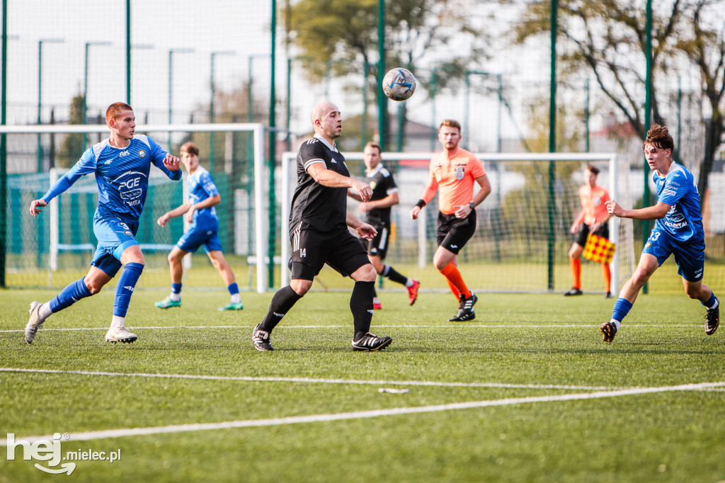 STAL II MIELEC – CZARNI TRZESŃ 4:0