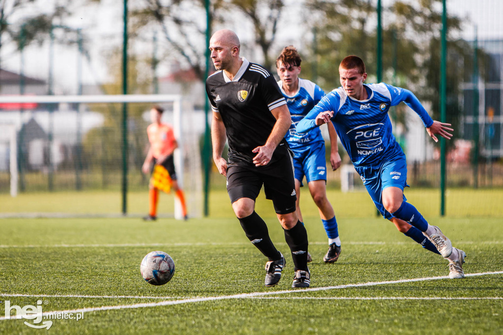 STAL II MIELEC – CZARNI TRZESŃ 4:0