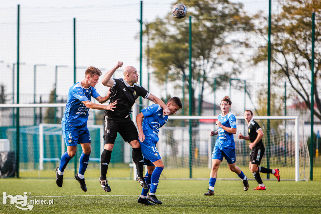 STAL II MIELEC – CZARNI TRZESŃ 4:0