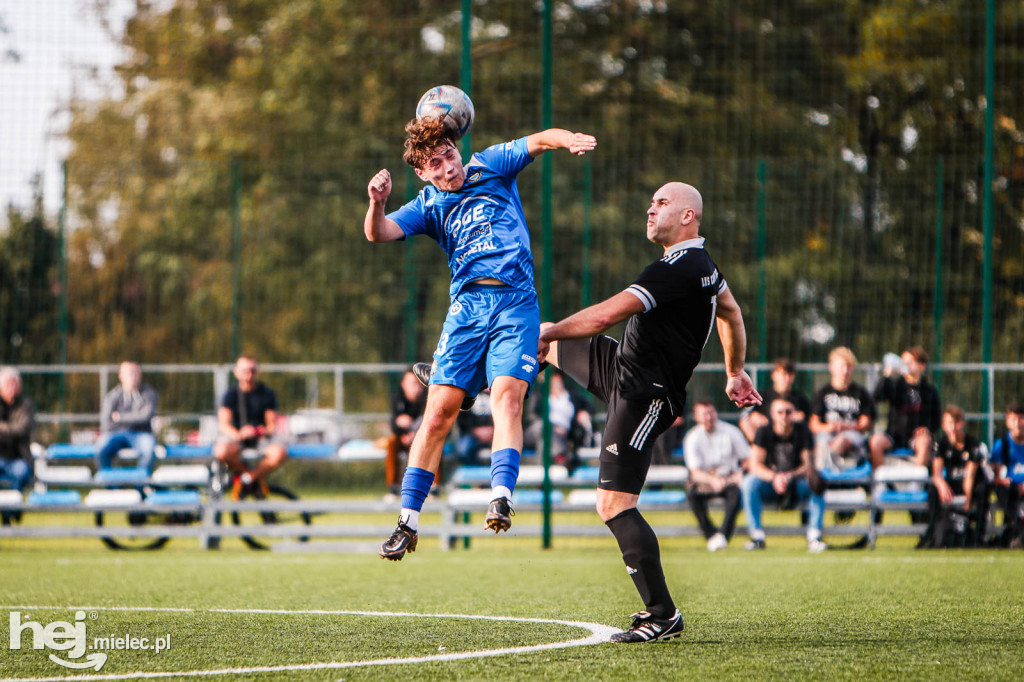 STAL II MIELEC – CZARNI TRZESŃ 4:0