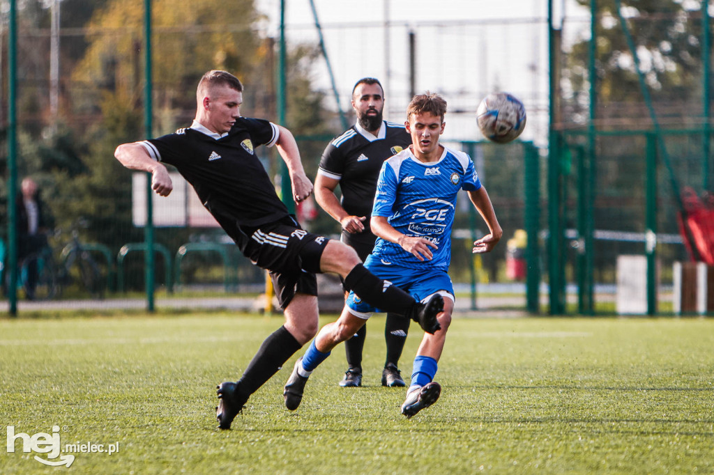 STAL II MIELEC – CZARNI TRZESŃ 4:0