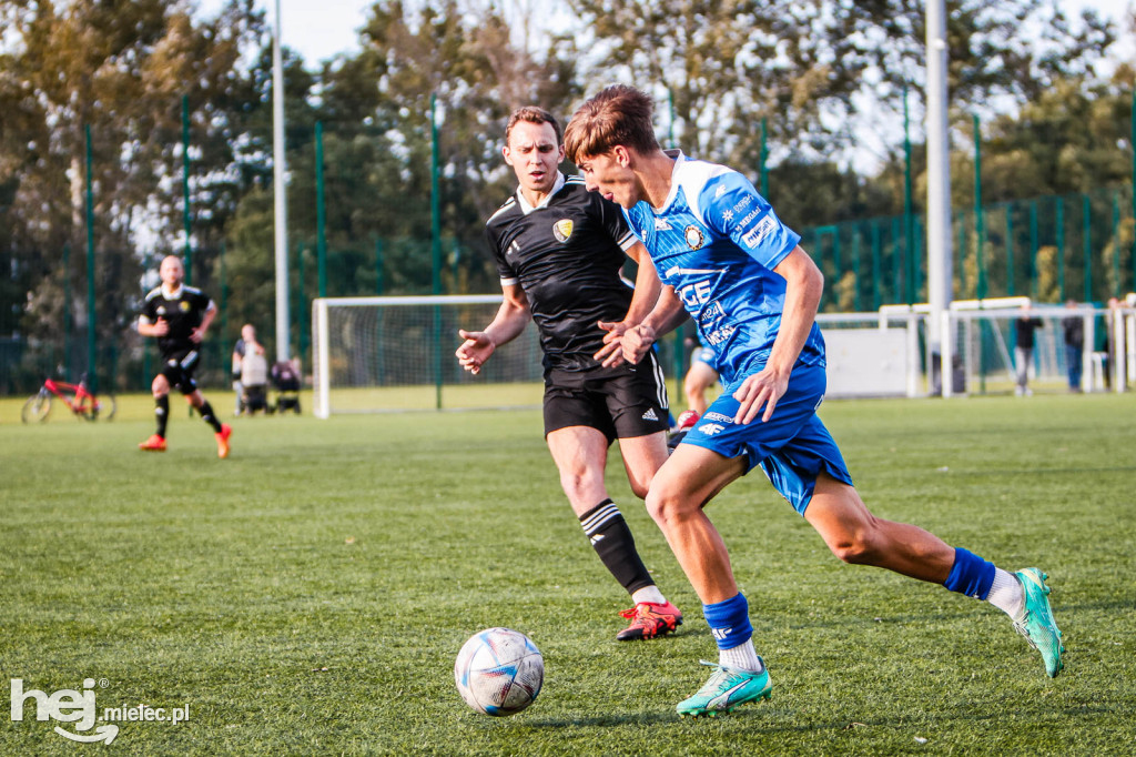 STAL II MIELEC – CZARNI TRZESŃ 4:0