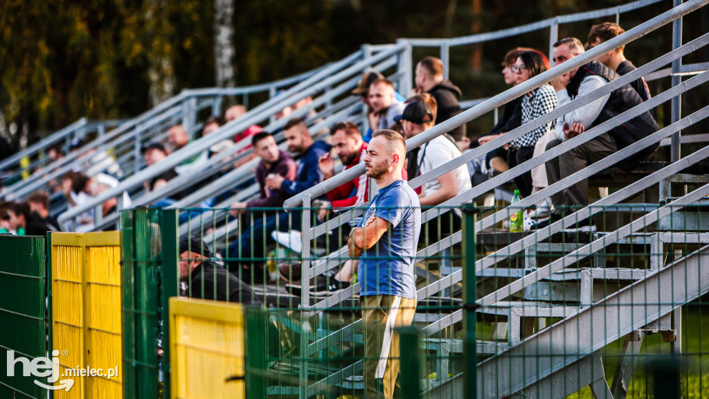 SMOCZANKA MIELEC – RADOMYŚLANKA RADOMYŚL WIELKI 1:0