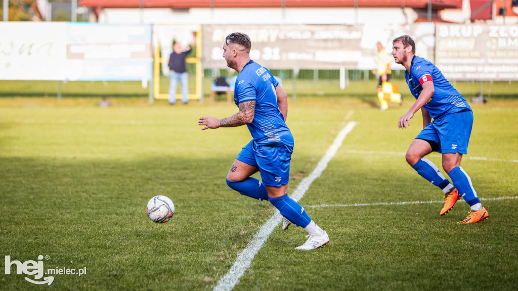 SMOCZANKA MIELEC – RADOMYŚLANKA RADOMYŚL WIELKI 1:0