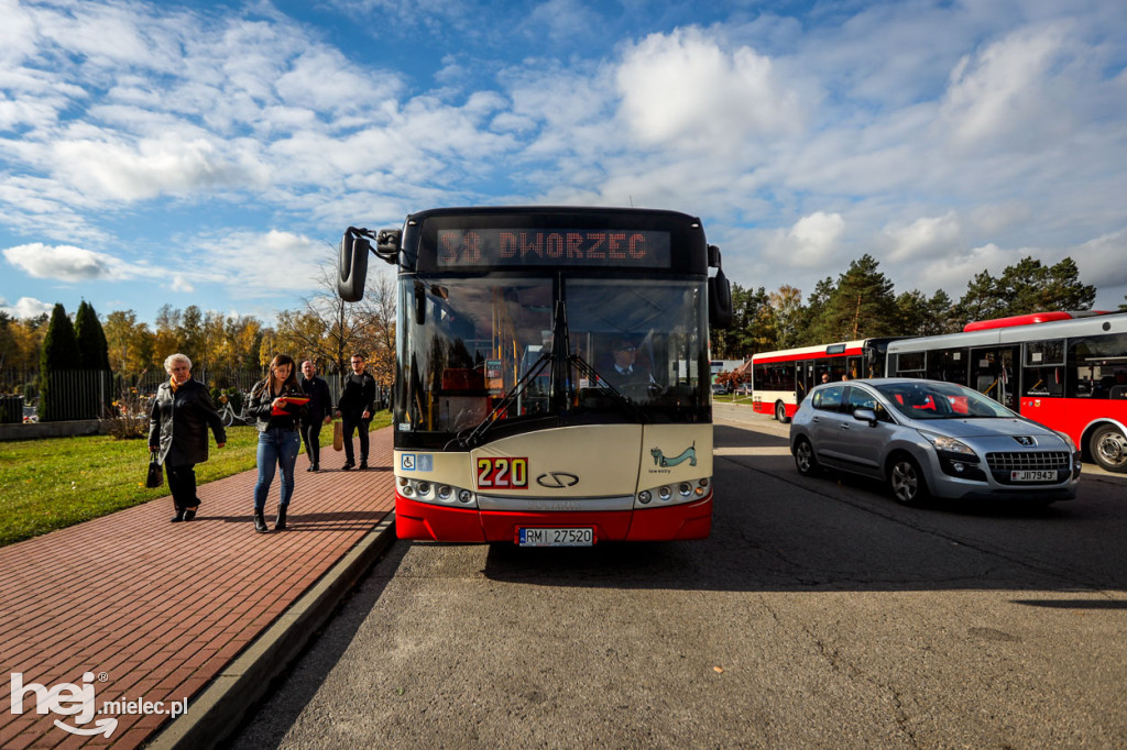 Wszystkich Świętych - 1 listopada 2023 na Cmentarzu Komunalnym