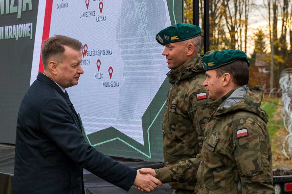 Ogłoszenie przez szefa MON utworzenia 8. Dywizji Wojska Polskiego