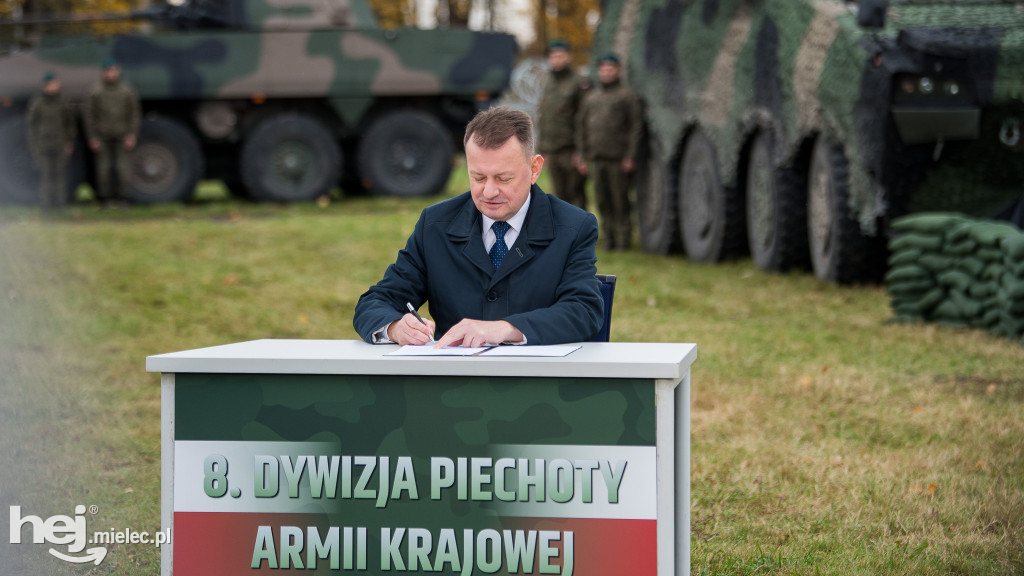 Ogłoszenie przez szefa MON utworzenia 8. Dywizji Wojska Polskiego