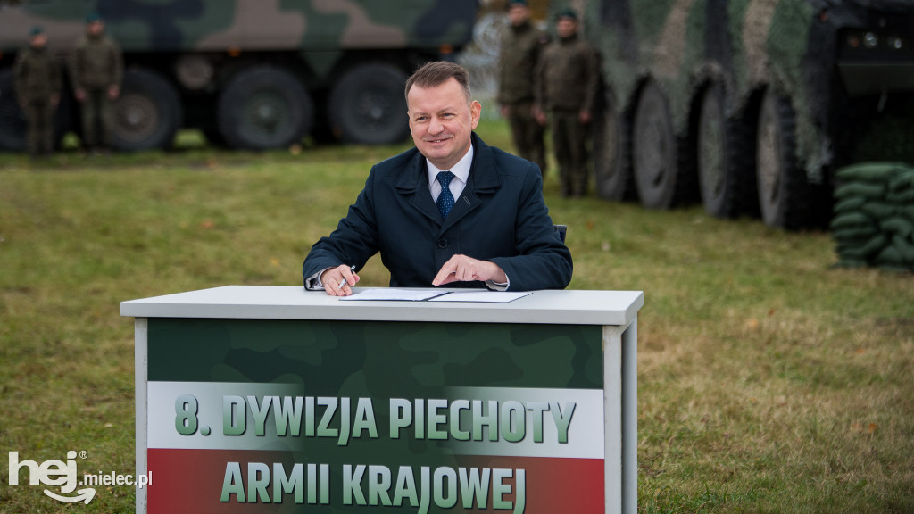Ogłoszenie przez szefa MON utworzenia 8. Dywizji Wojska Polskiego