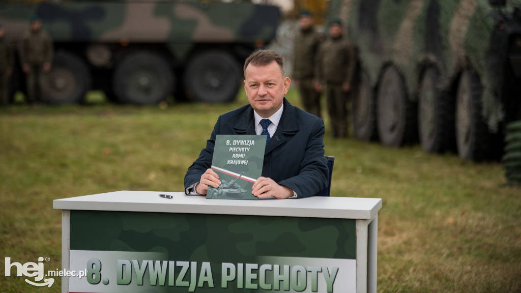 Ogłoszenie przez szefa MON utworzenia 8. Dywizji Wojska Polskiego