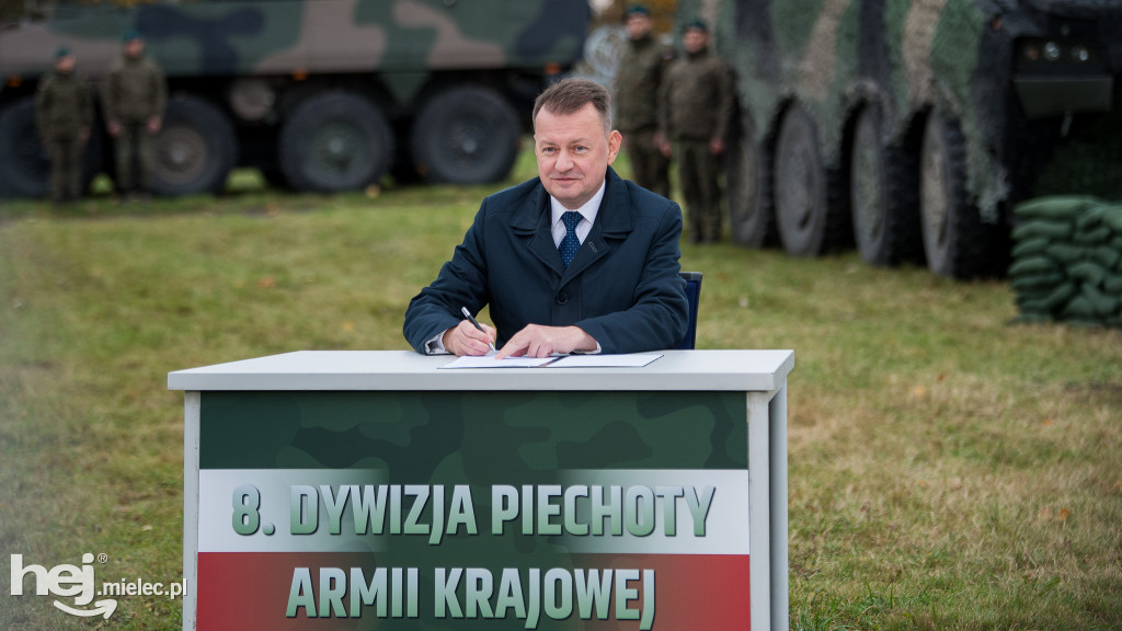 Ogłoszenie przez szefa MON utworzenia 8. Dywizji Wojska Polskiego
