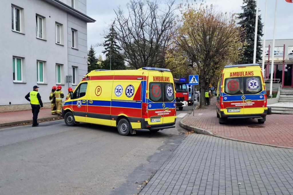 Potrącenie dwóch policjantek przed komendą