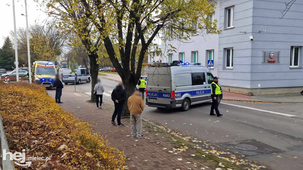 Potrącenie dwóch policjantek przed komendą