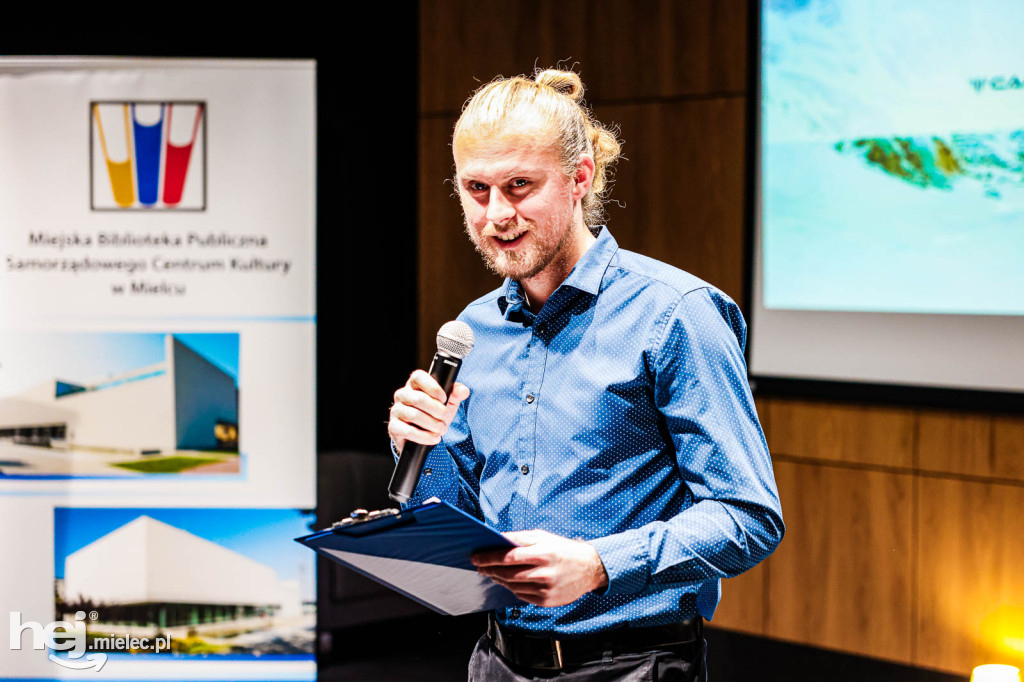 Adam Bielecki w mieleckiej bibliotece