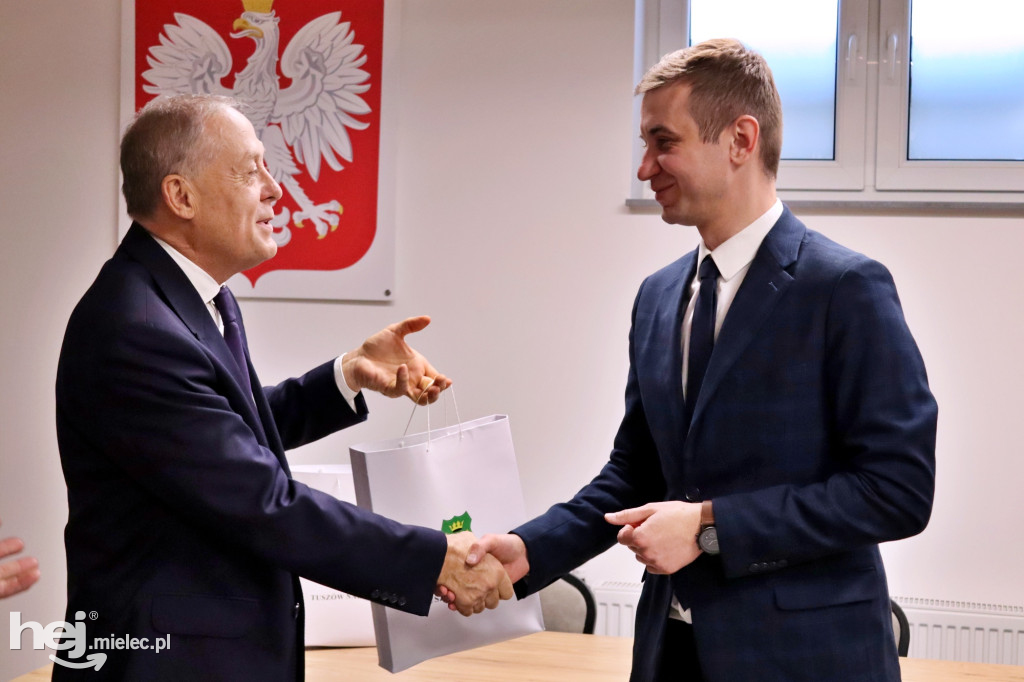 Nagrodzeni dyrektorzy i nauczyciele z Gminy Tuszów