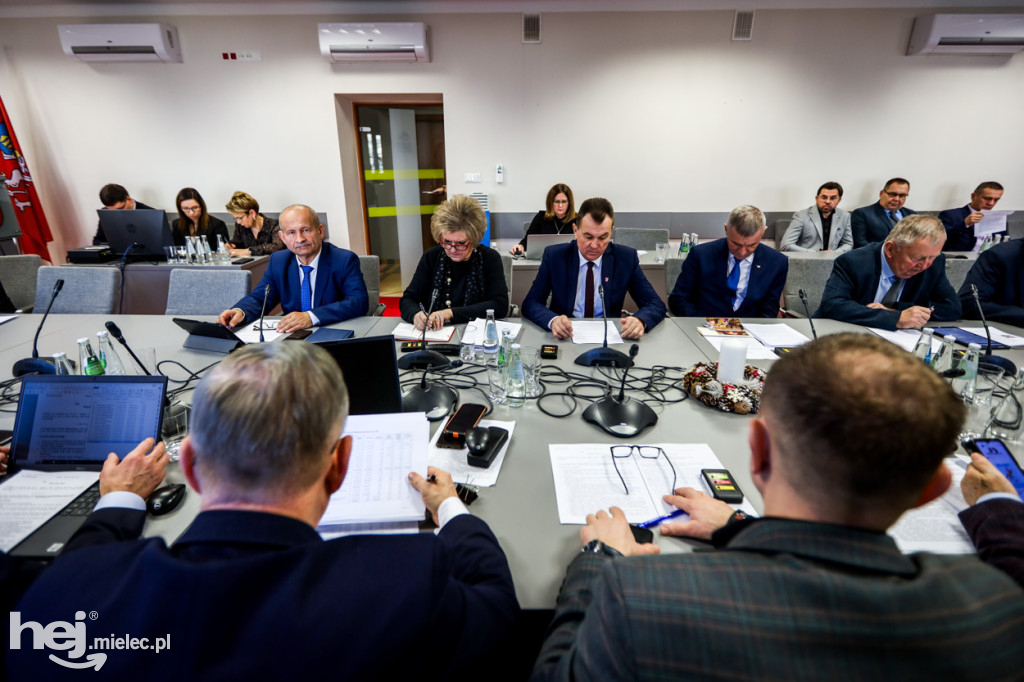 Sesja Rady Powiatu. Uchwalili budżet na 2024 rok