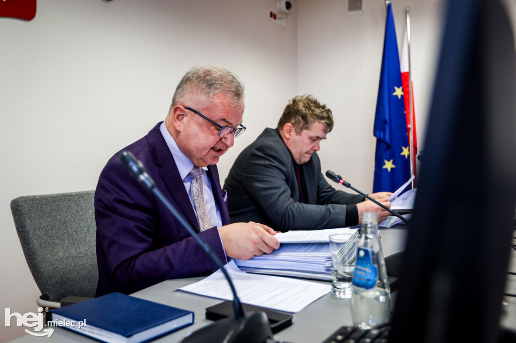 Sesja Rady Powiatu. Uchwalili budżet na 2024 rok