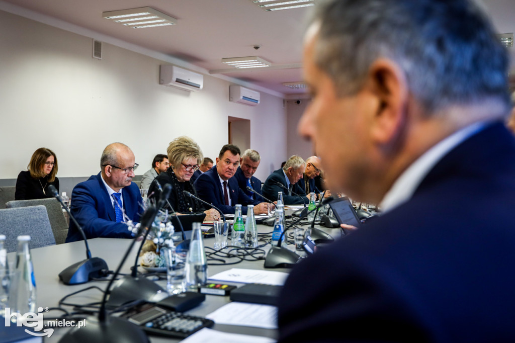 Sesja Rady Powiatu. Uchwalili budżet na 2024 rok