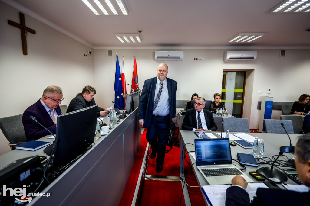 Sesja Rady Powiatu. Uchwalili budżet na 2024 rok