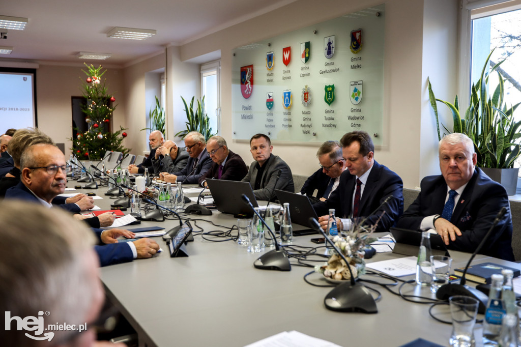 Sesja Rady Powiatu. Uchwalili budżet na 2024 rok