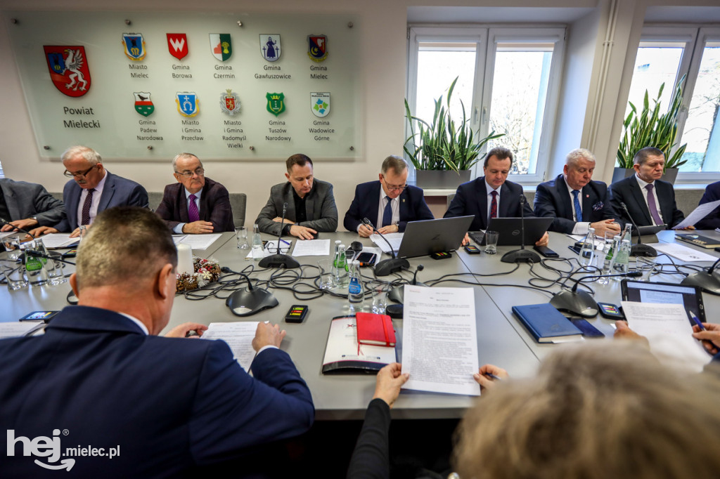 Sesja Rady Powiatu. Uchwalili budżet na 2024 rok