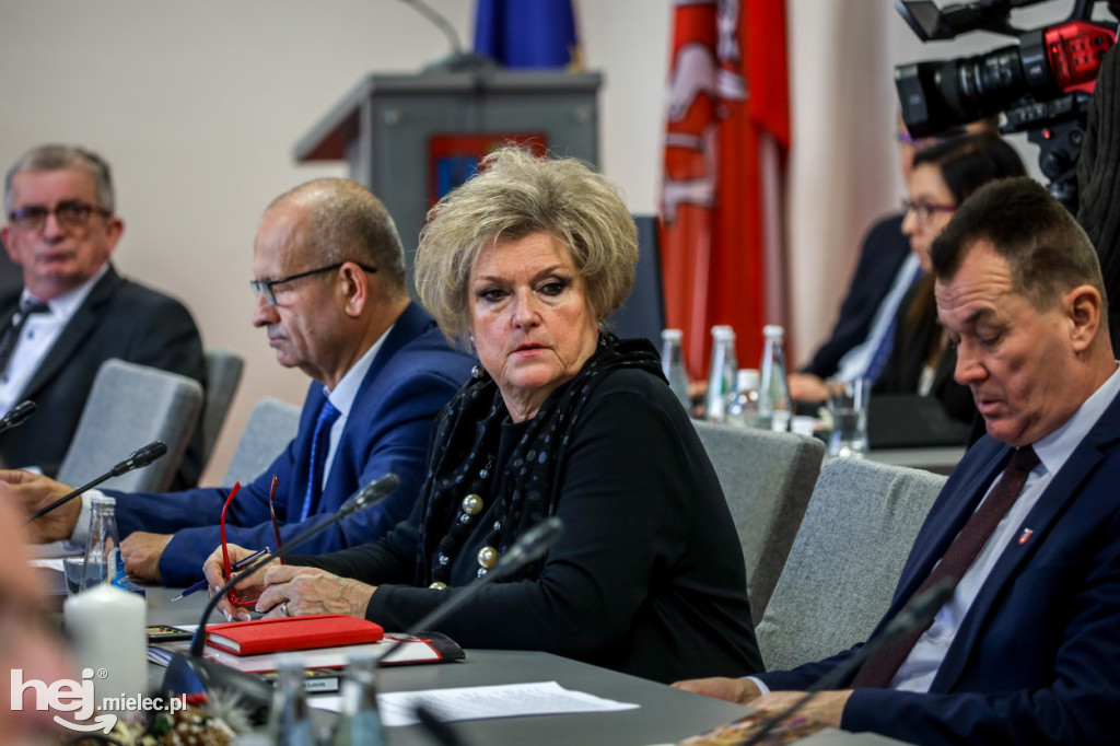 Sesja Rady Powiatu. Uchwalili budżet na 2024 rok