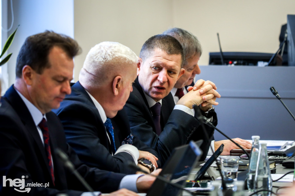 Sesja Rady Powiatu. Uchwalili budżet na 2024 rok