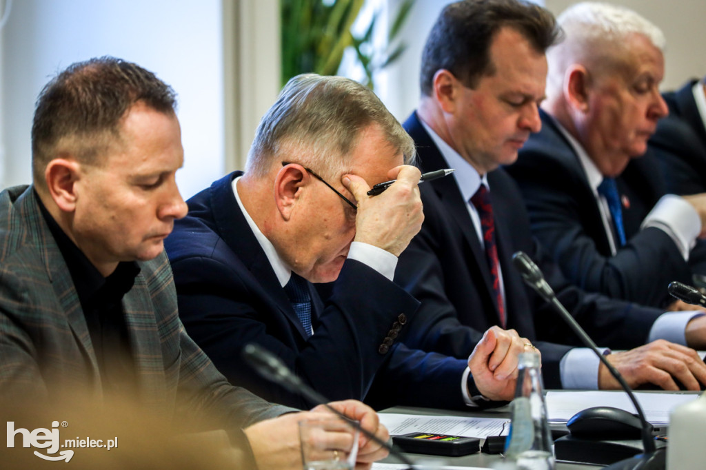 Sesja Rady Powiatu. Uchwalili budżet na 2024 rok