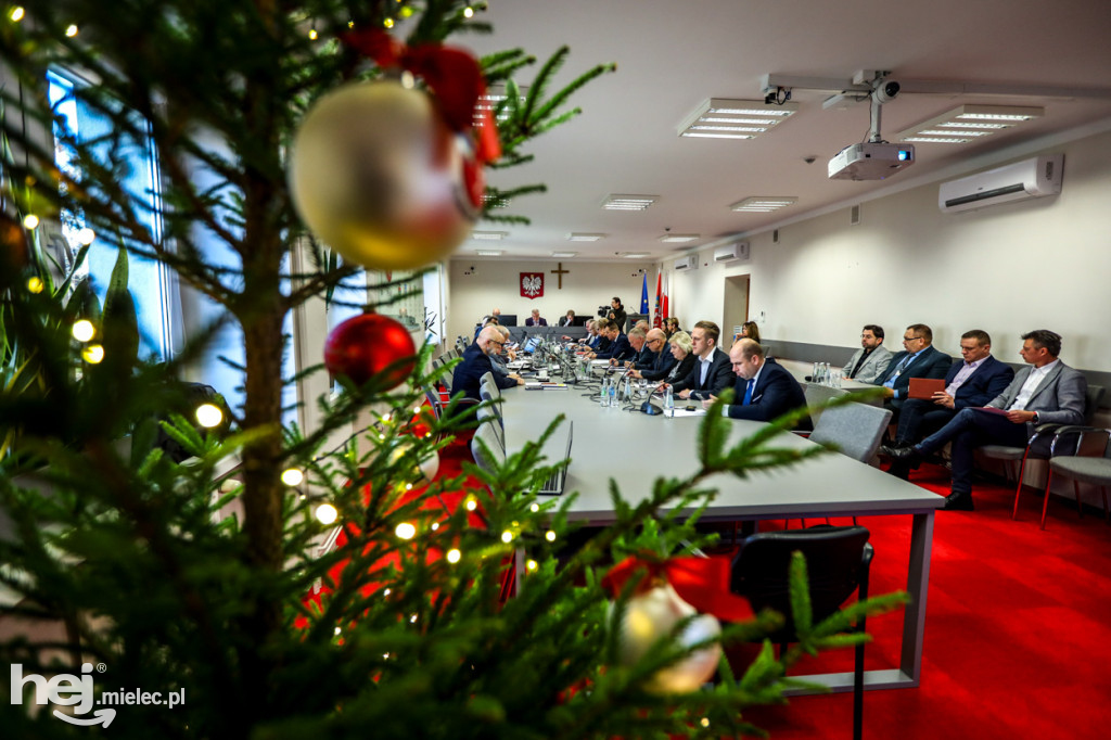 Sesja Rady Powiatu. Uchwalili budżet na 2024 rok