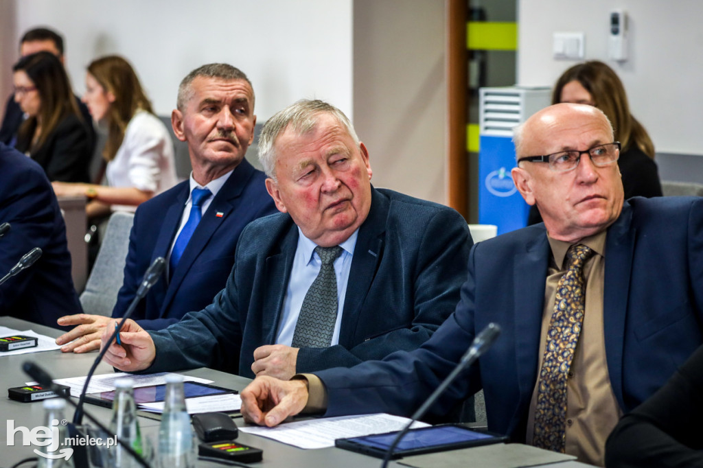 Sesja Rady Powiatu. Uchwalili budżet na 2024 rok