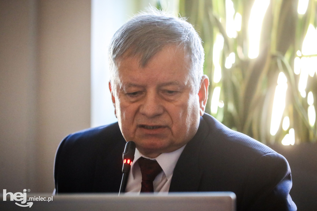 Sesja Rady Powiatu. Uchwalili budżet na 2024 rok