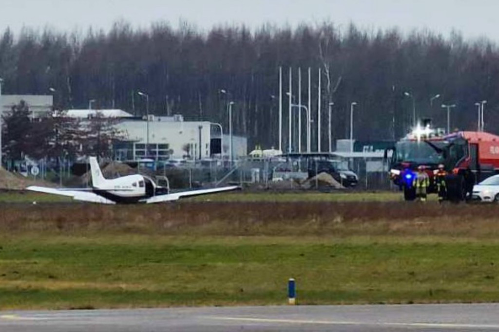 Awaryjne lądowanie na lotnisku w Mielcu