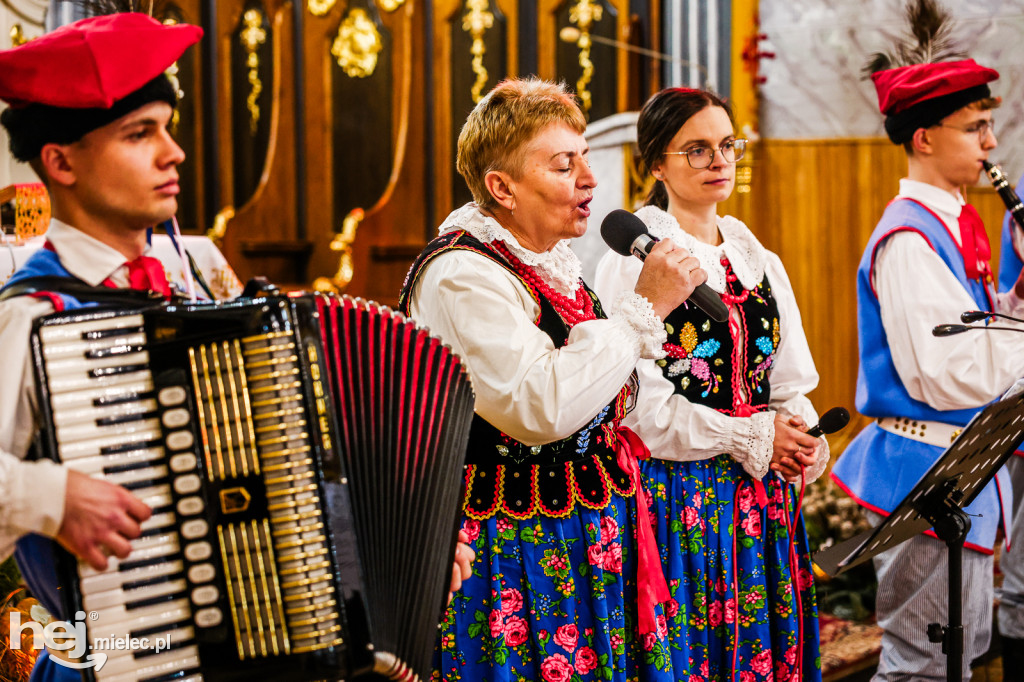 Kapela Swojacy z kolędami w Zgórsku