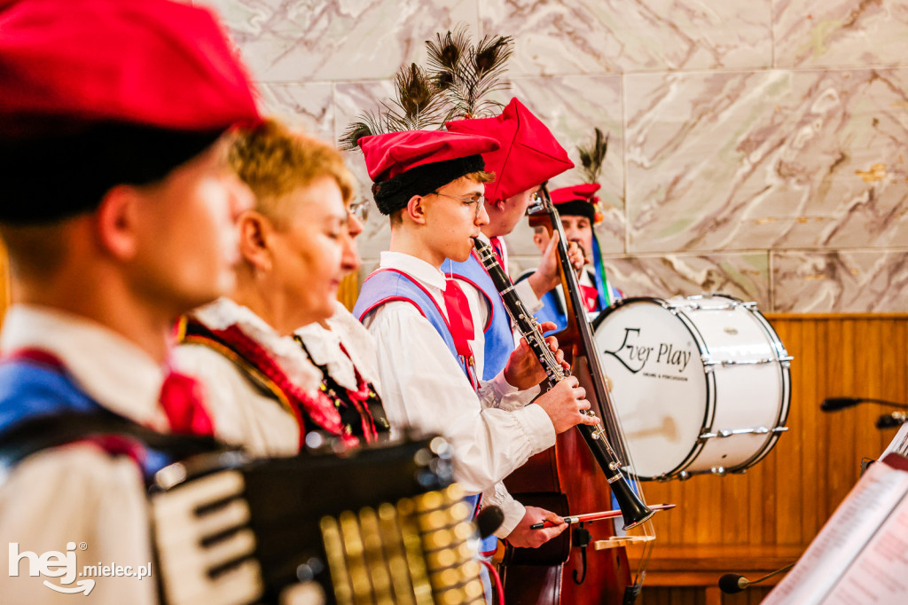 Kapela Swojacy z kolędami w Zgórsku