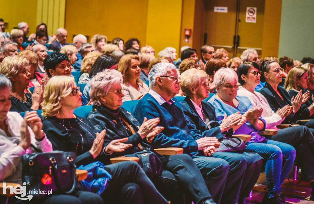 „Wieczór z operetką, musicalem i humorem” w Domu Kultury SCK