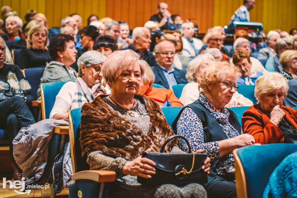 „Wieczór z operetką, musicalem i humorem” w Domu Kultury SCK