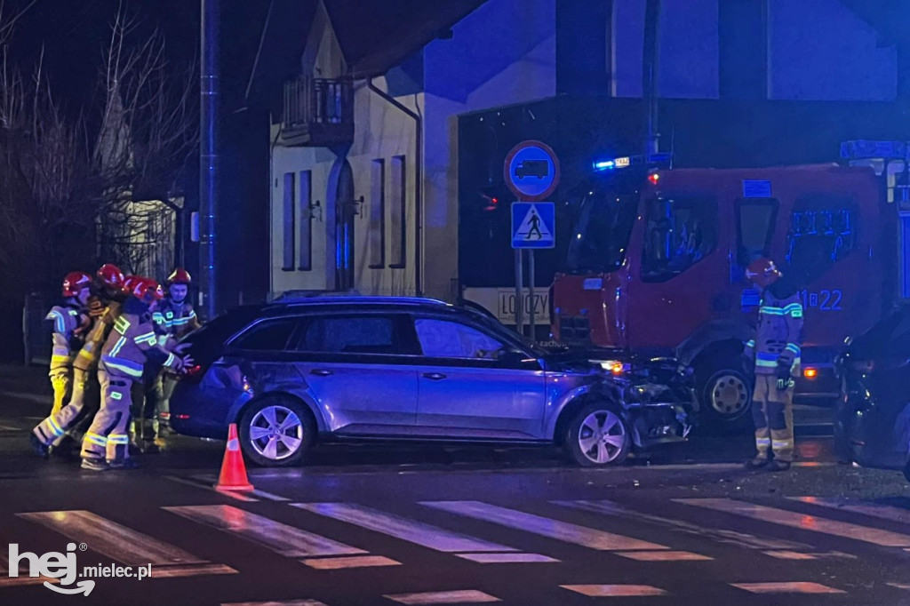 Zderzenie osobówek na Wojsławskiej