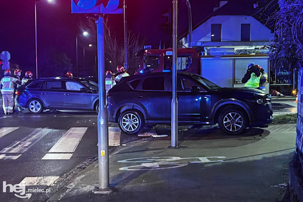 Zderzenie osobówek na Wojsławskiej