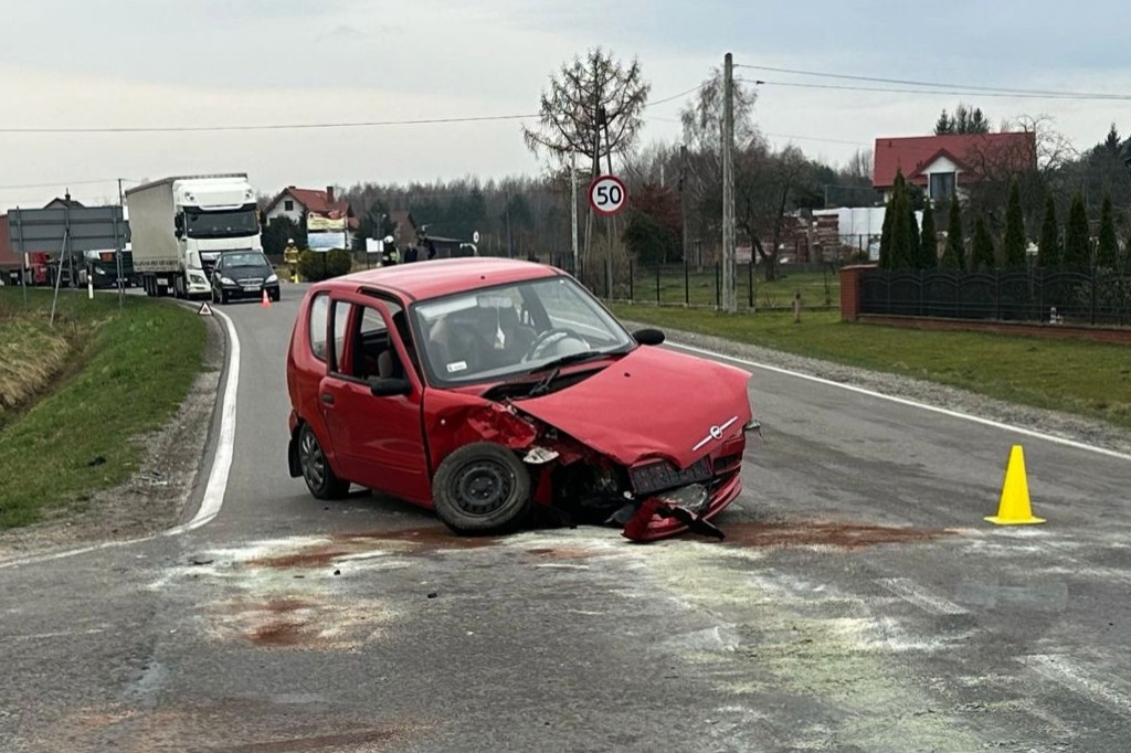 Wypadek na drodze wojewódzkiej w Żarówce