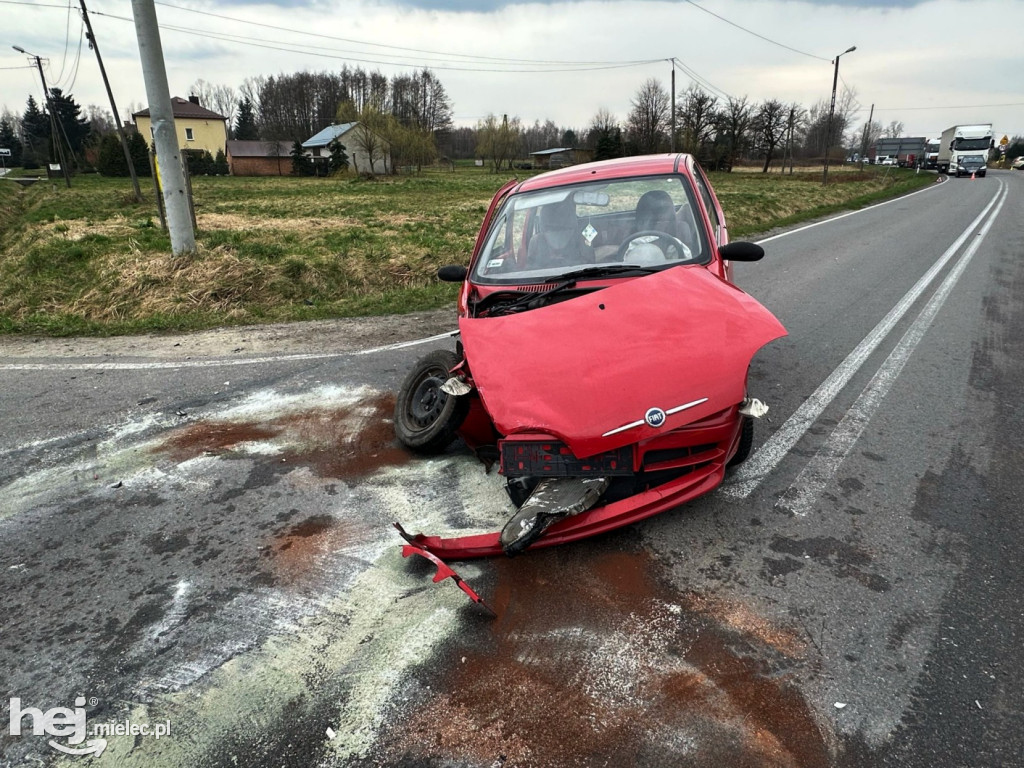 Wypadek na drodze wojewódzkiej w Żarówce