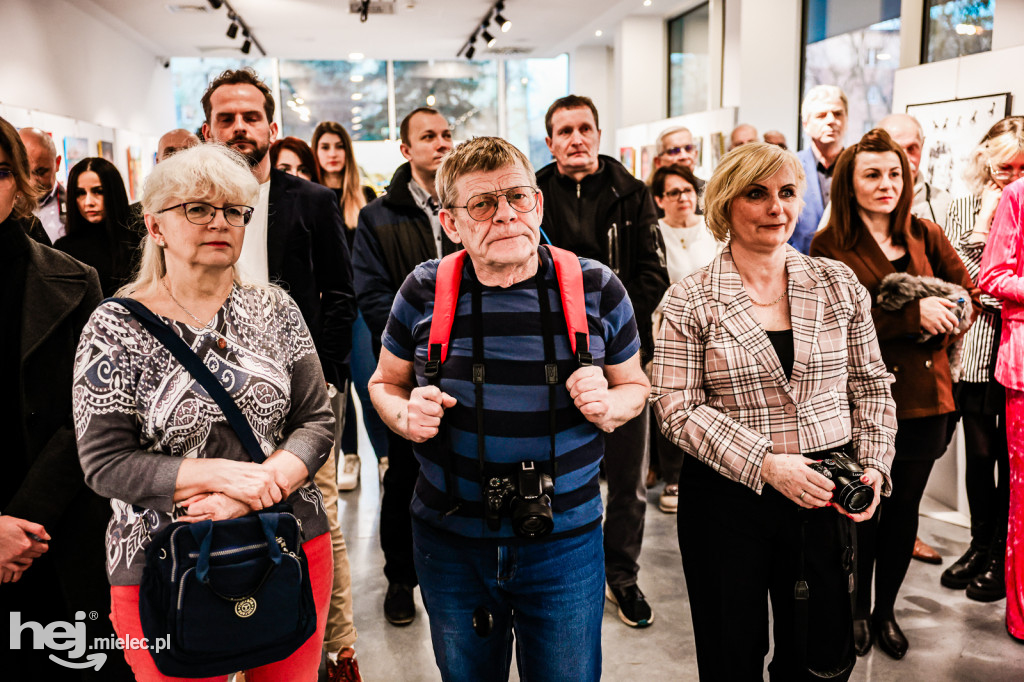 Malarstwo Moniki Maciałek na bibliotecznej wystawie