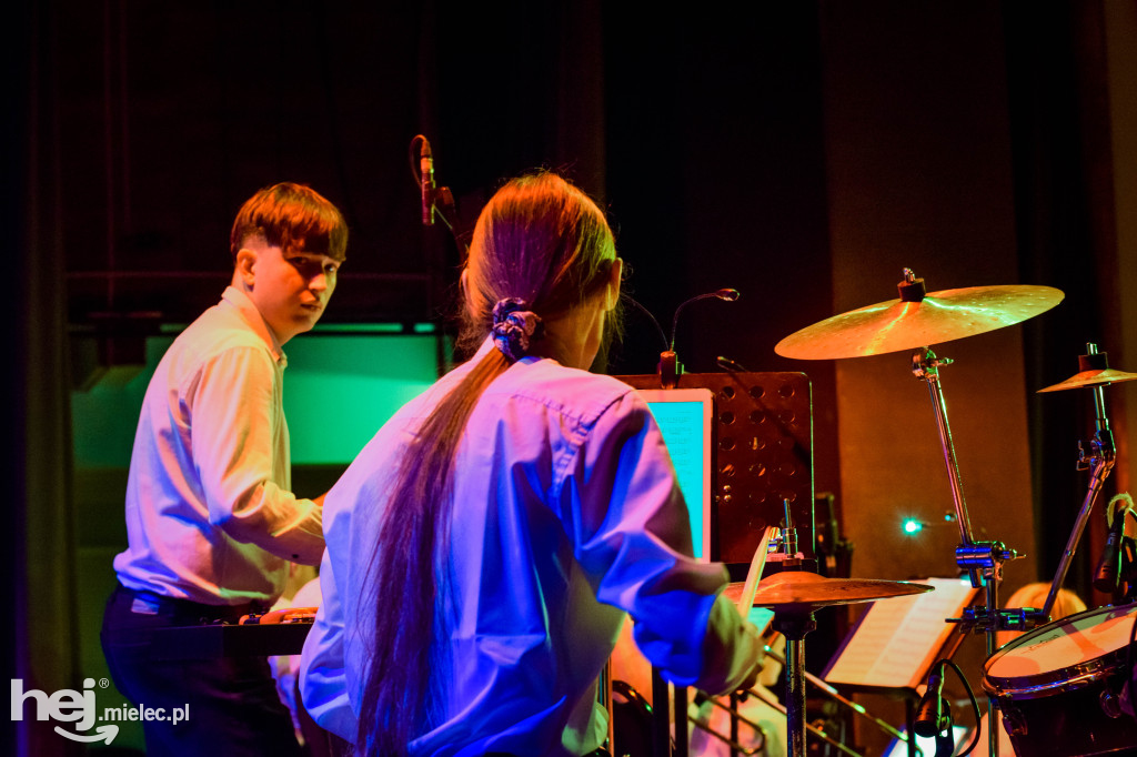 Koncert na Dzień Kobiet Mieleckiej Orkiestry Dętej