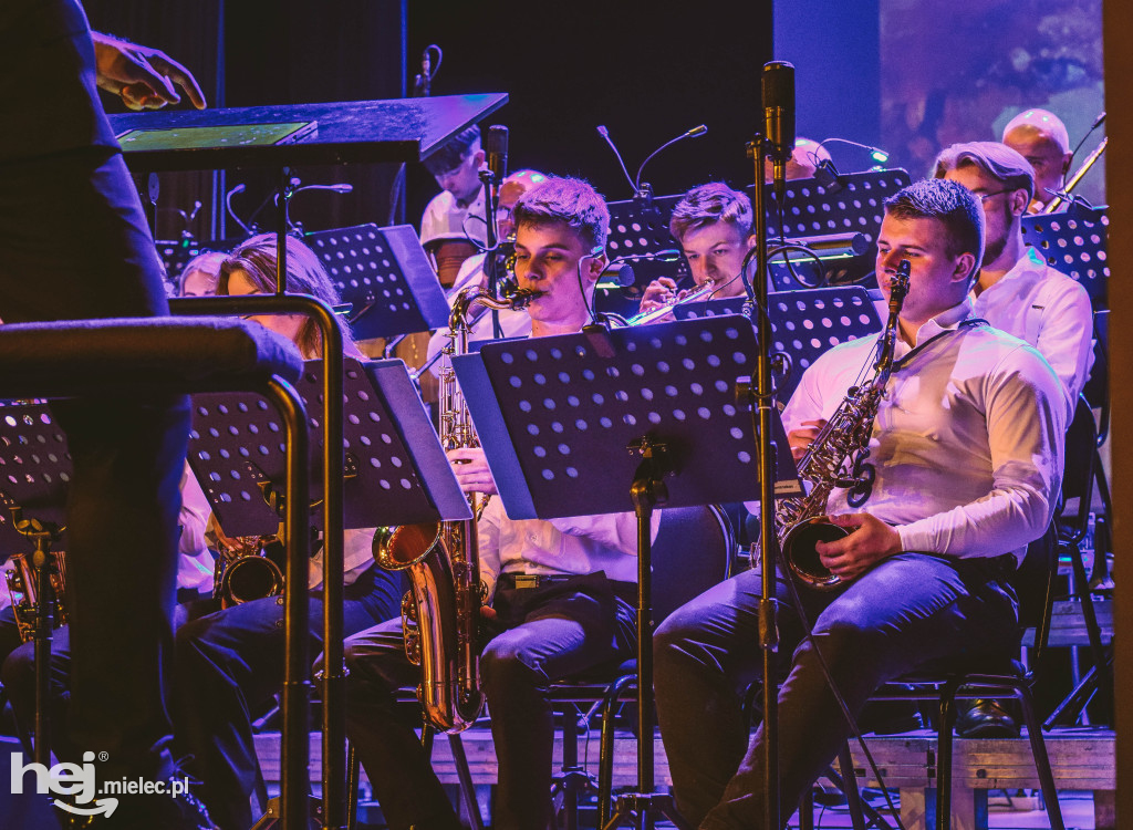 Koncert na Dzień Kobiet Mieleckiej Orkiestry Dętej