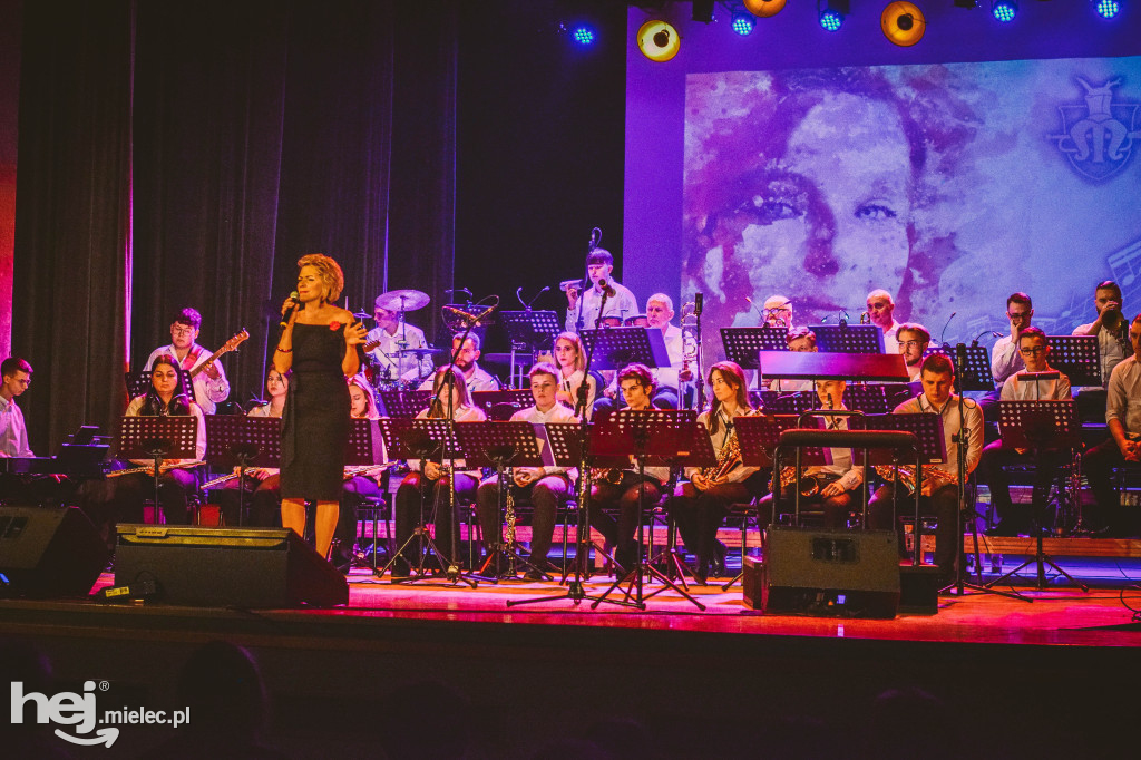 Koncert na Dzień Kobiet Mieleckiej Orkiestry Dętej