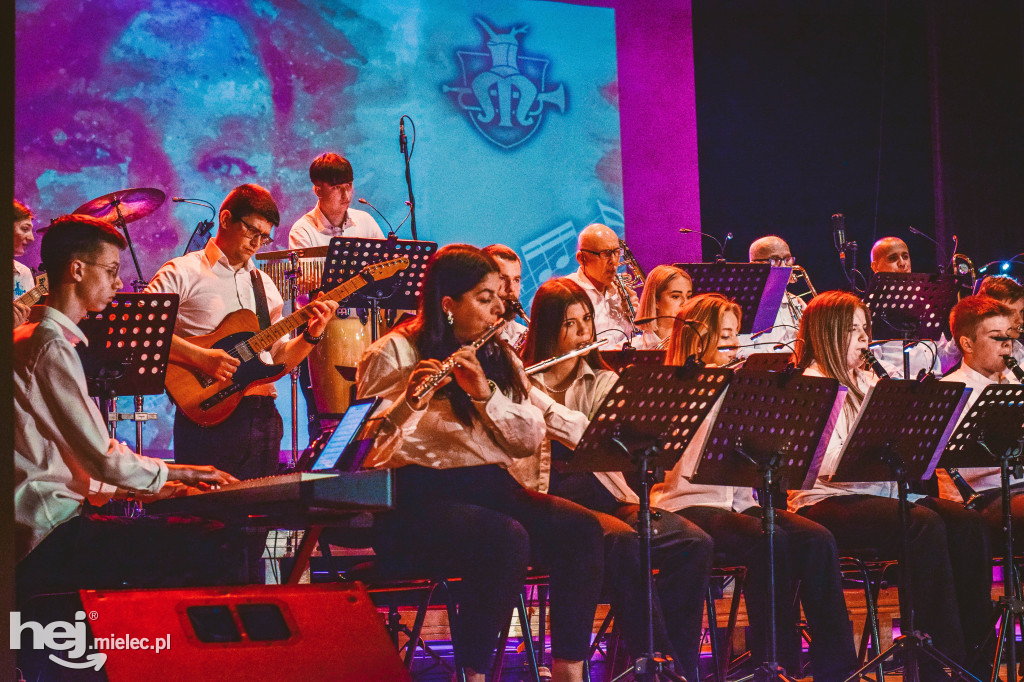Koncert na Dzień Kobiet Mieleckiej Orkiestry Dętej