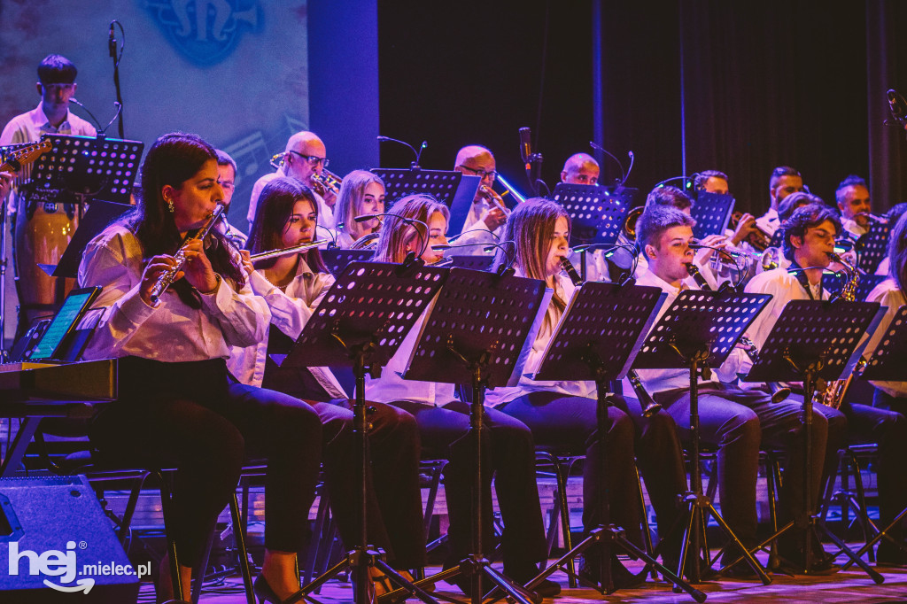 Koncert na Dzień Kobiet Mieleckiej Orkiestry Dętej