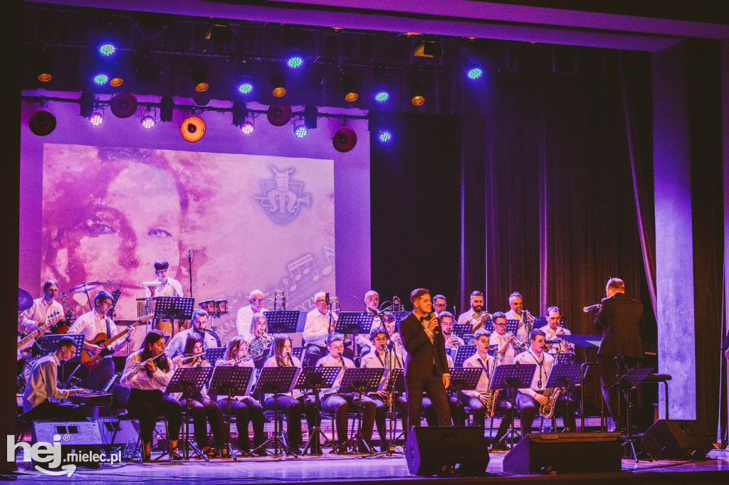 Koncert na Dzień Kobiet Mieleckiej Orkiestry Dętej