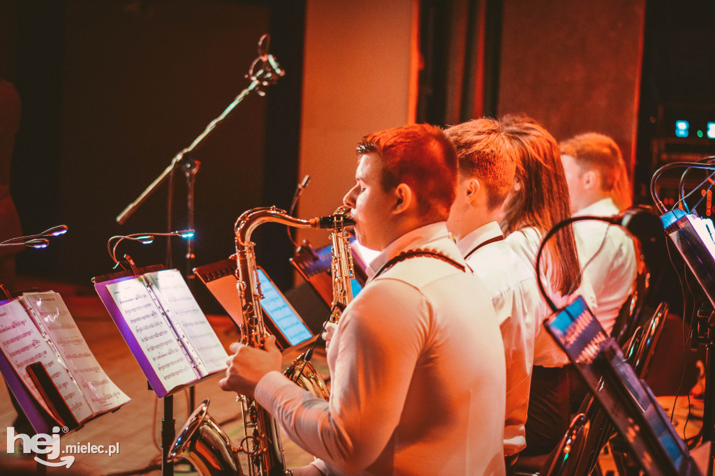 Koncert na Dzień Kobiet Mieleckiej Orkiestry Dętej